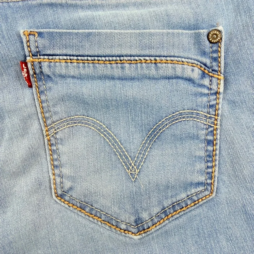 Levis excellent preowned