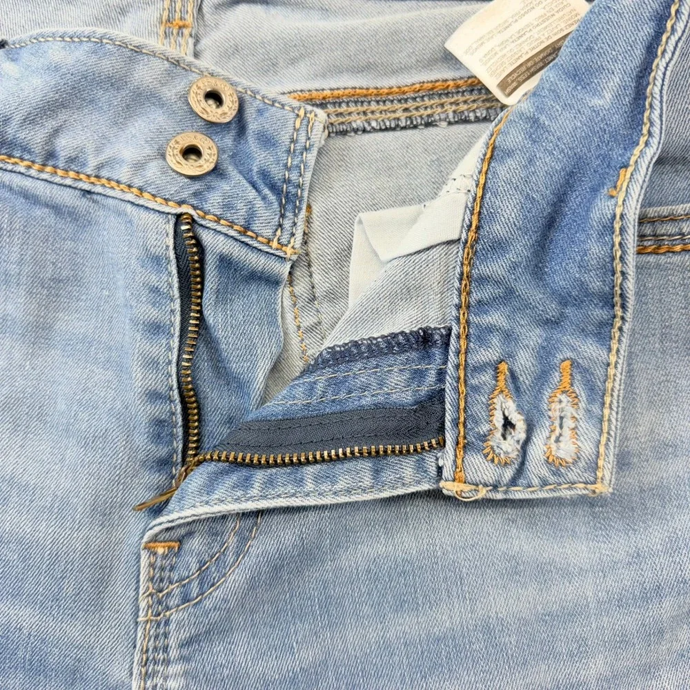 Levis excellent preowned