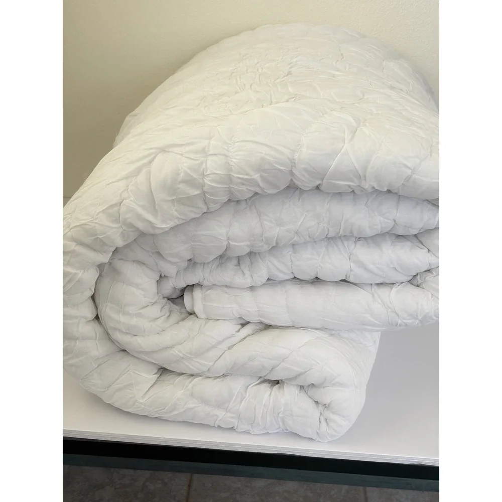 Pottery Barn Queen Cloud Quilt Classic White/White Cotton‎ Paisley No Shams