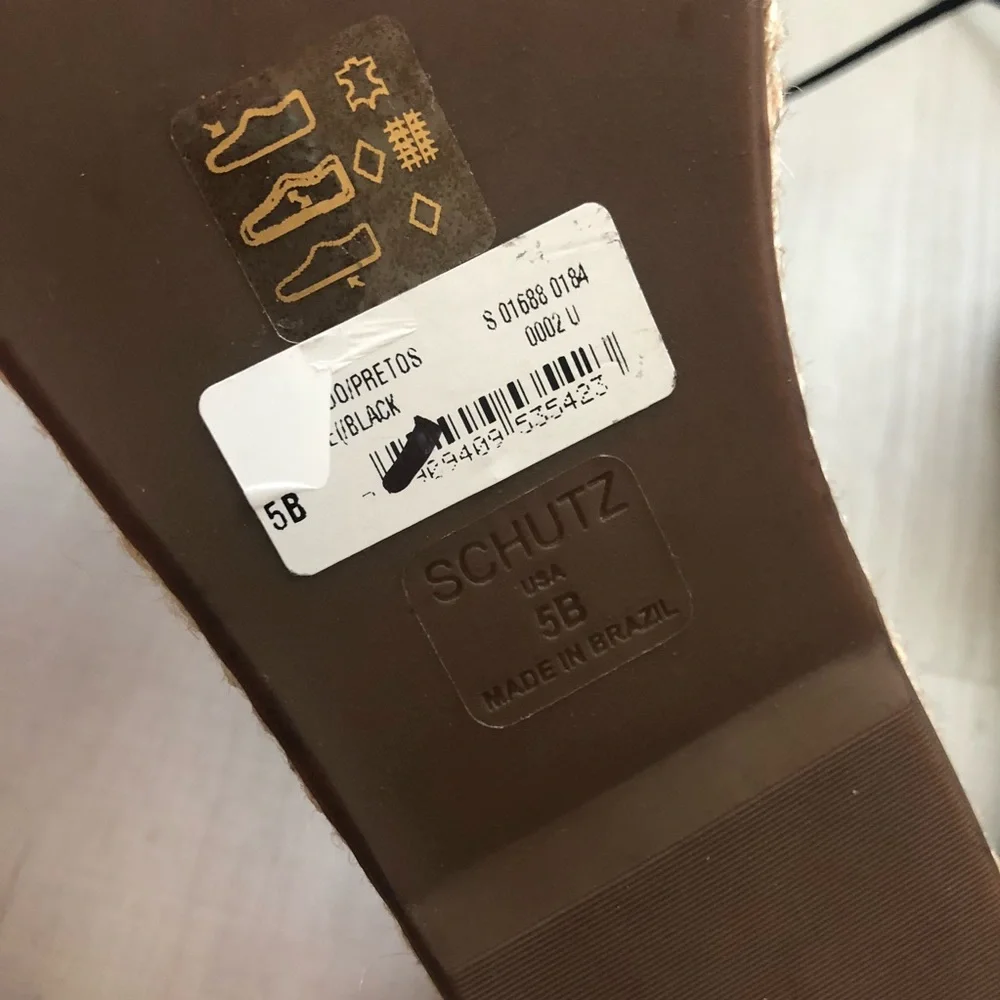 SCHUTZ new box