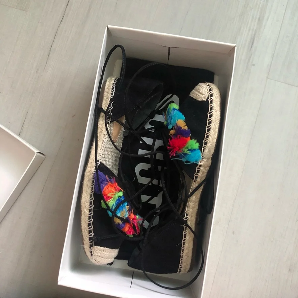 SCHUTZ new box