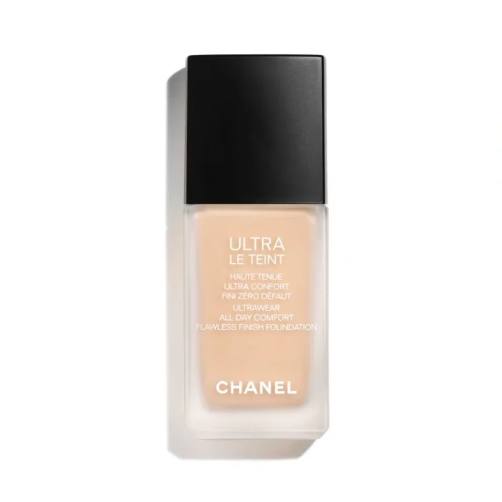 CHANEL achieve flawless