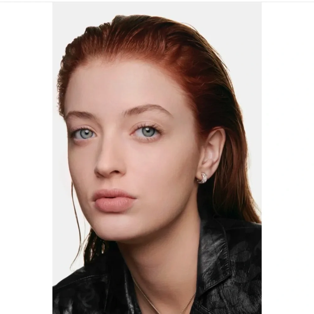 CHANEL achieve flawless