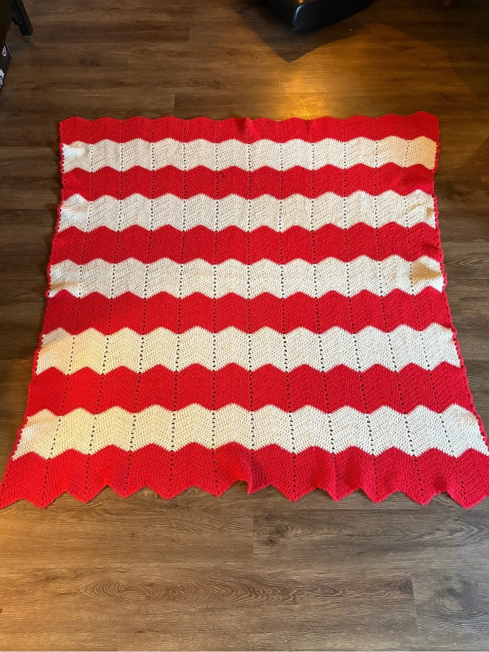 Vintage Handmade Chevron Stripe Crochet Blanket - Red & White