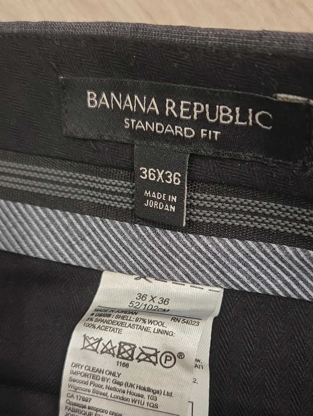 Banana Republic 36x36 banana