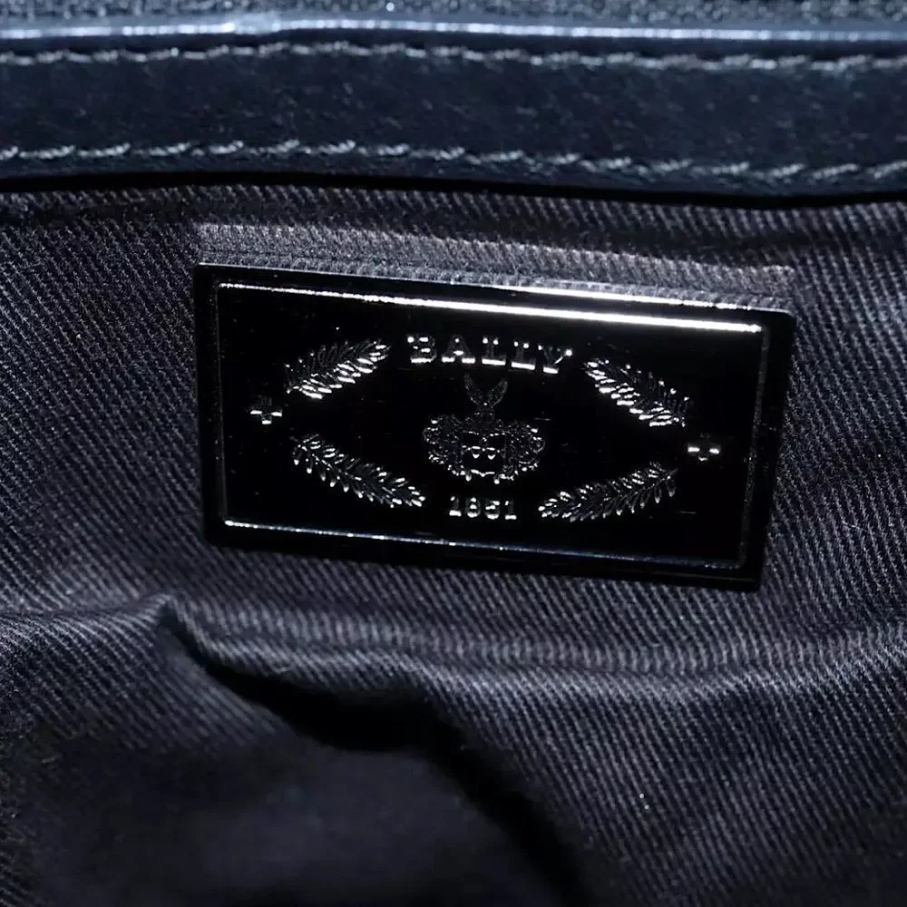 Bally top handle