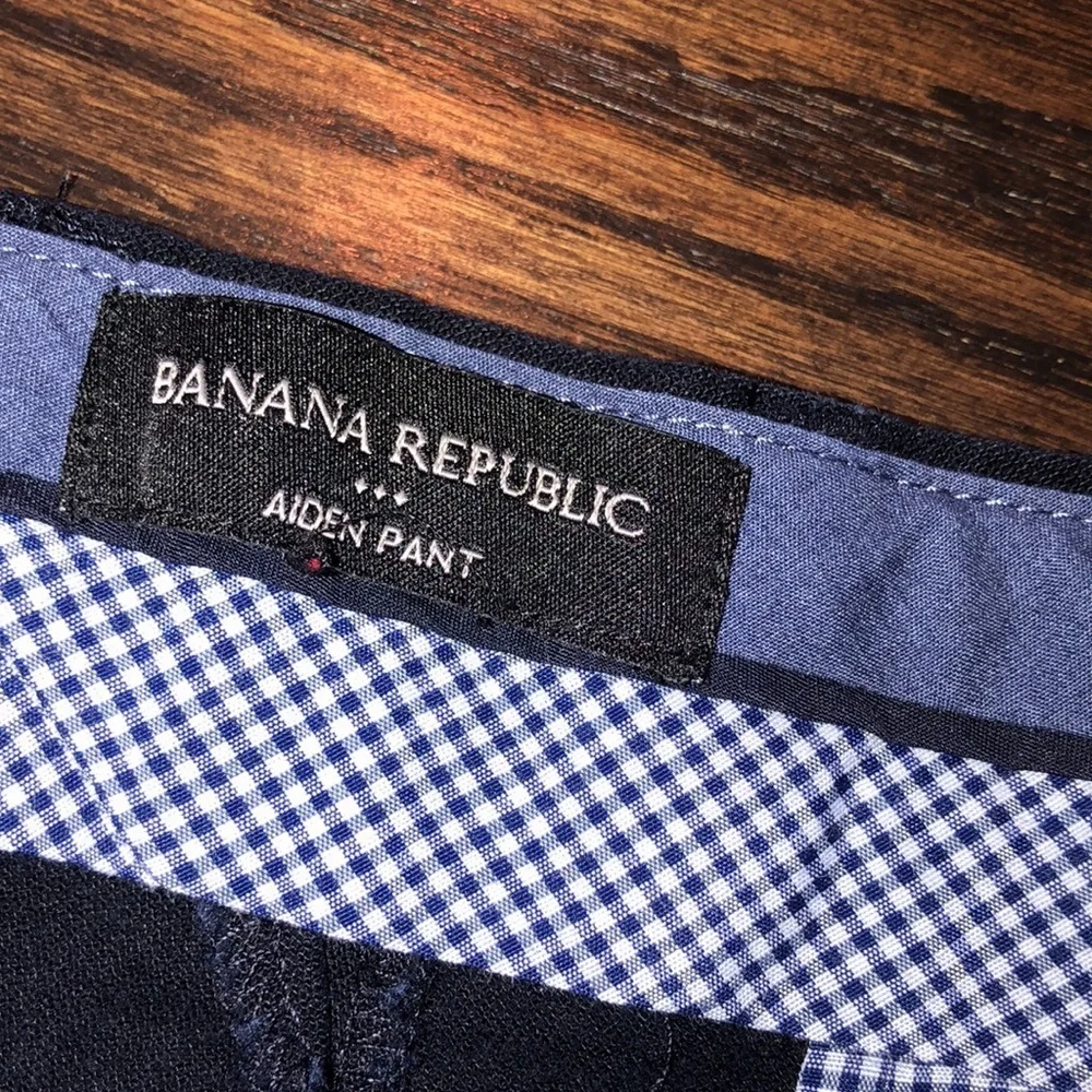 Banana Republic aiden size banana