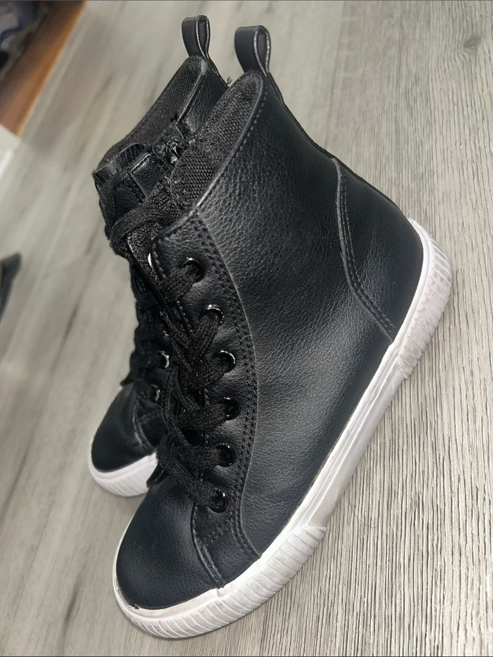 Cat & Jack sleek black
