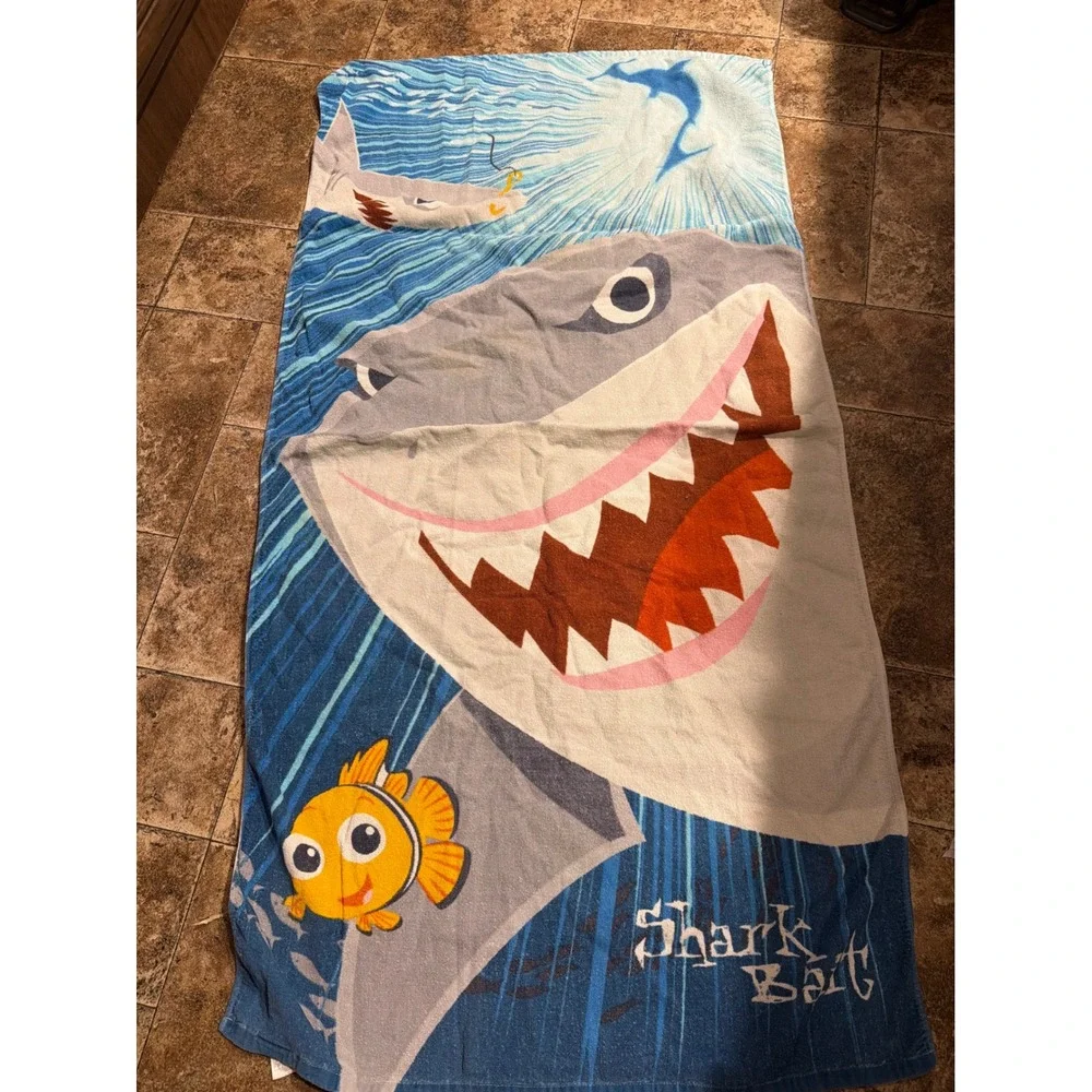 Disney Store Finding Nemo Bruce Shark Bait Kids Cotton Beach Towel Blue Pixar