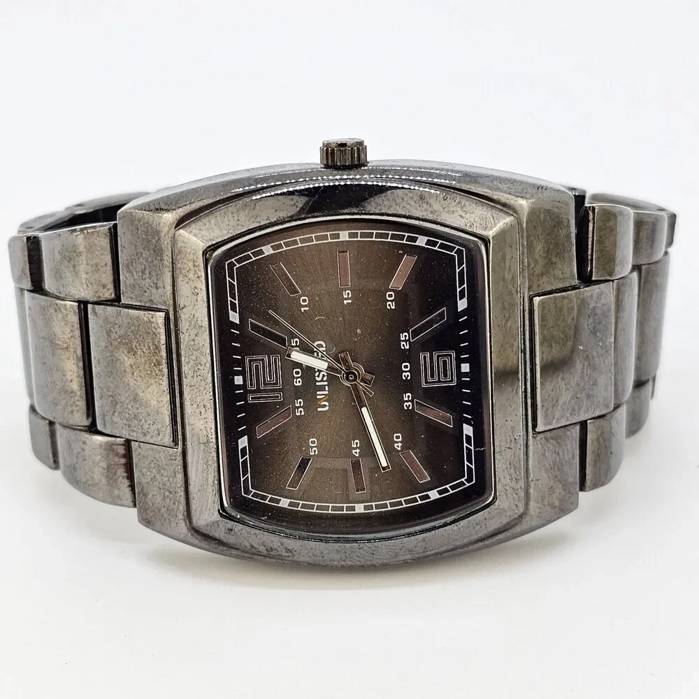 Kenneth Cole used working