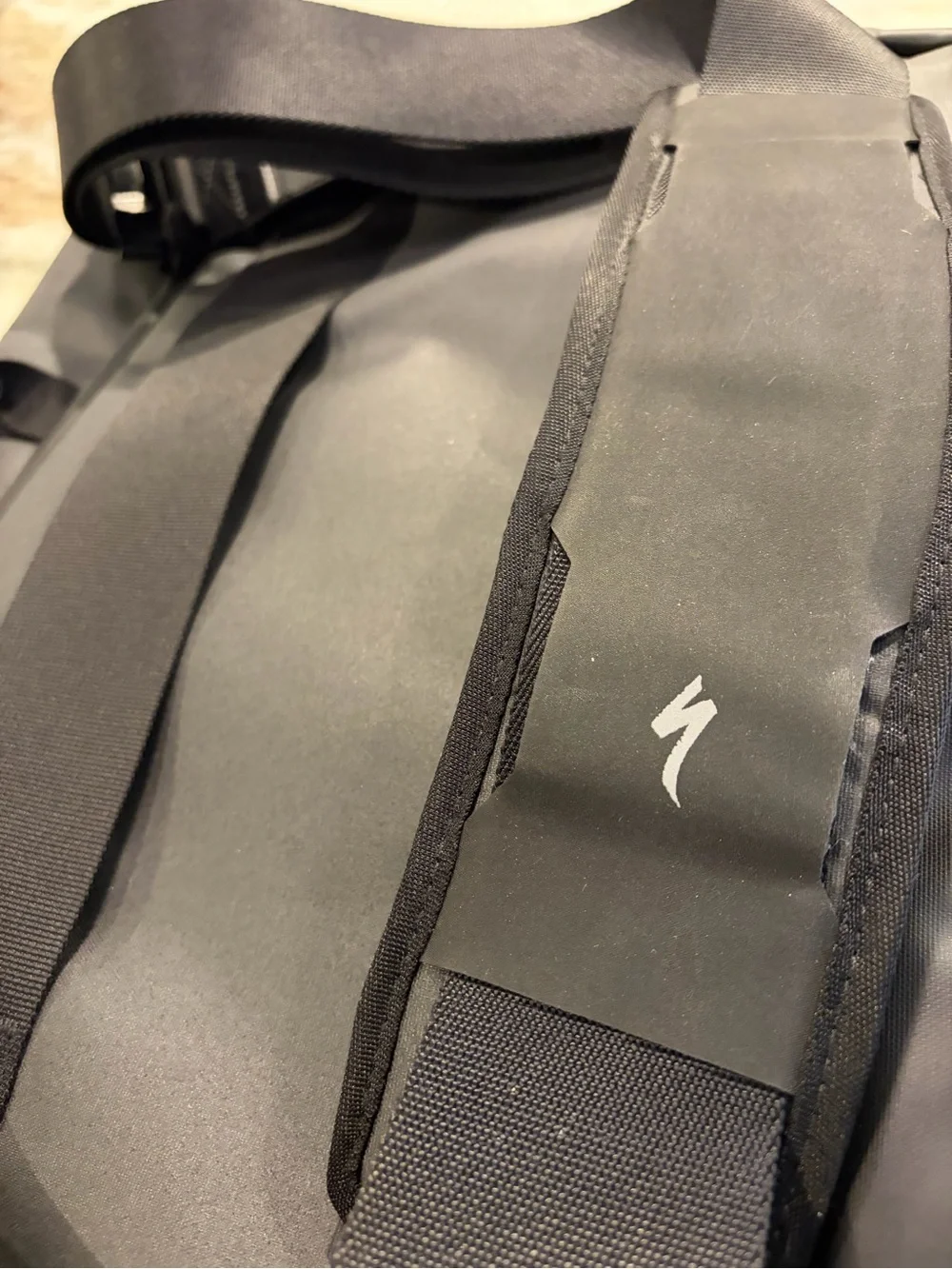 Specialized black messenger