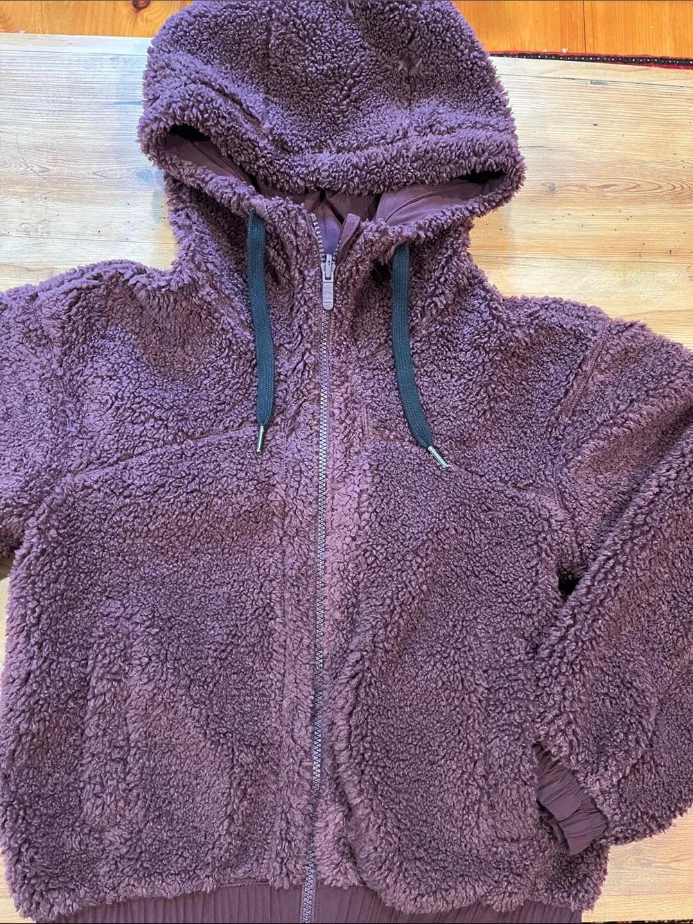 lululemon athletica burgundy size