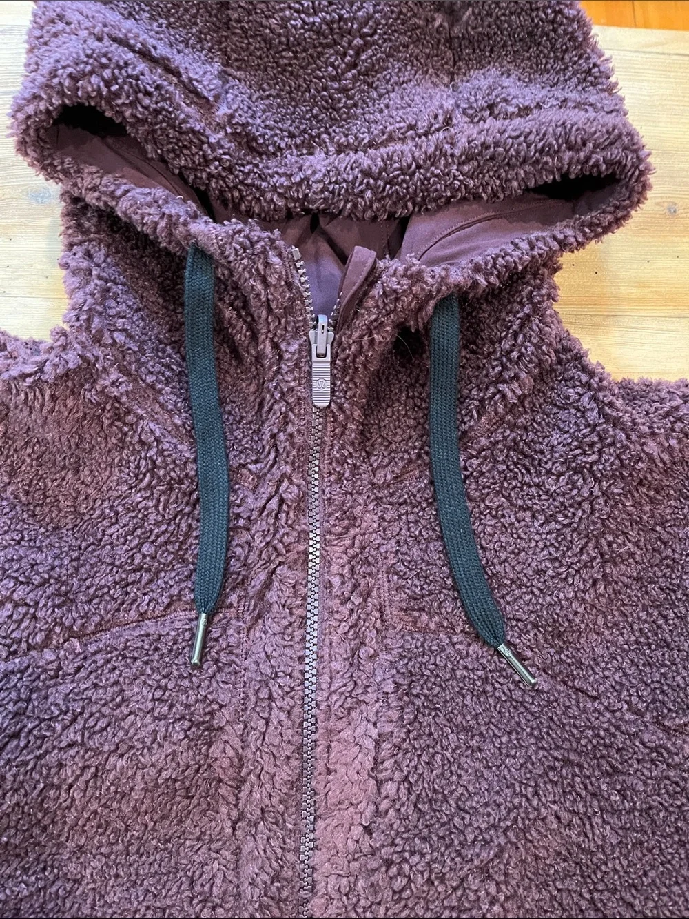 lululemon athletica burgundy size