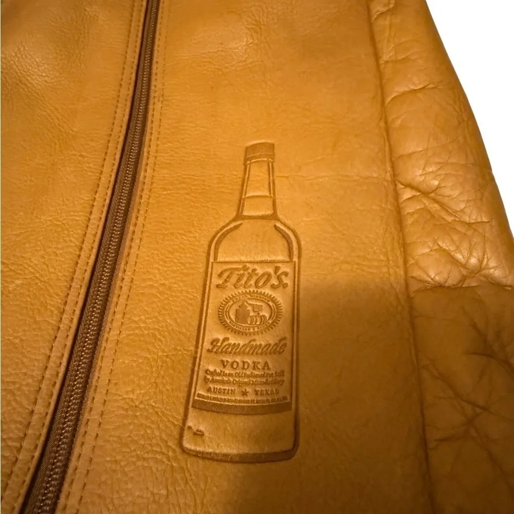Tito’S stylish durable