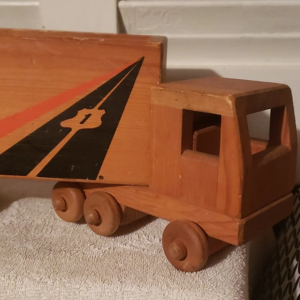 Finehouse Toys wood allied