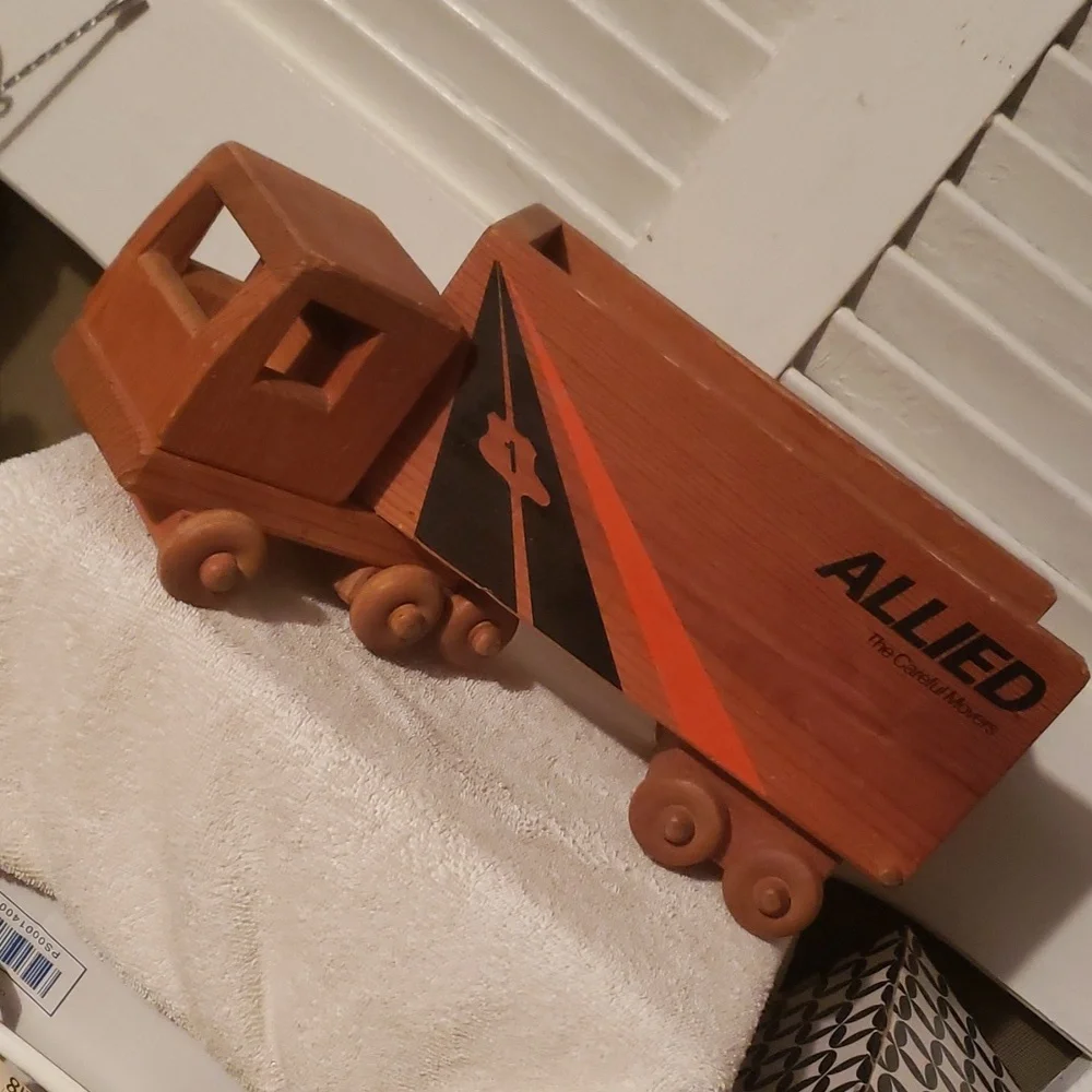 Finehouse Toys wood allied