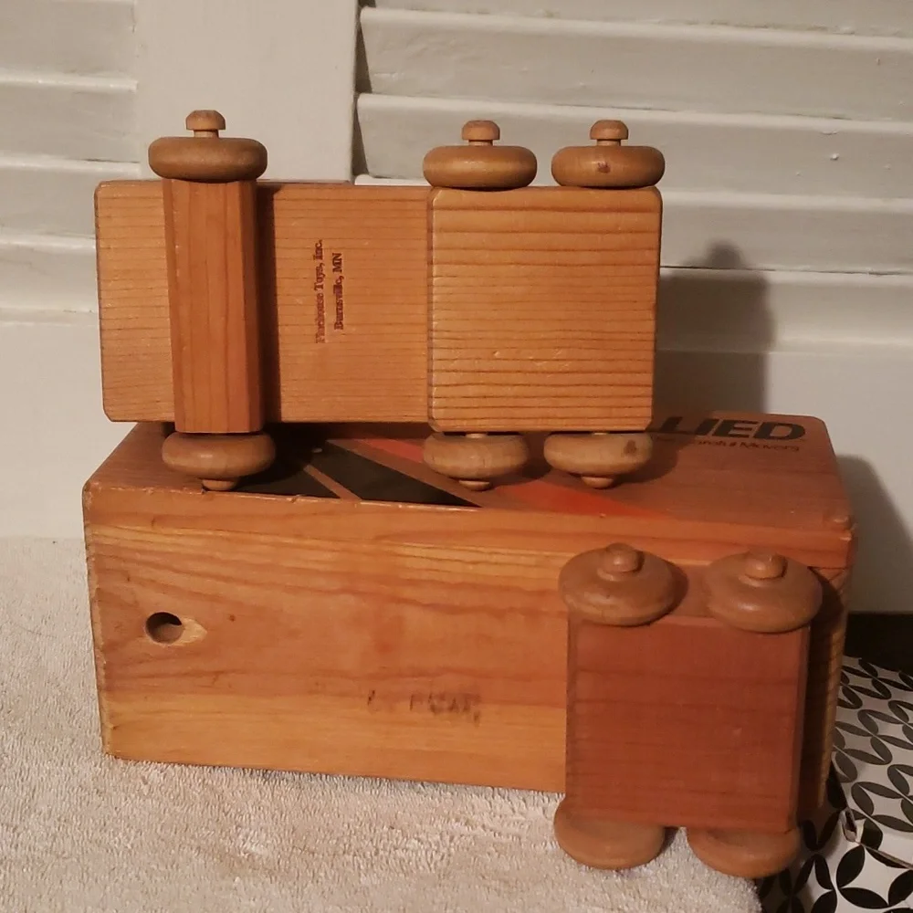 Finehouse Toys wood allied