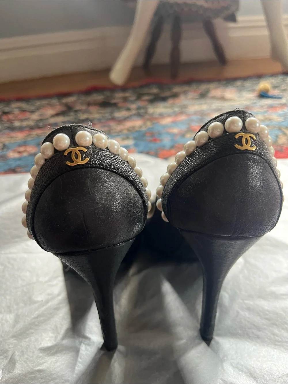 CHANEL elegant black
