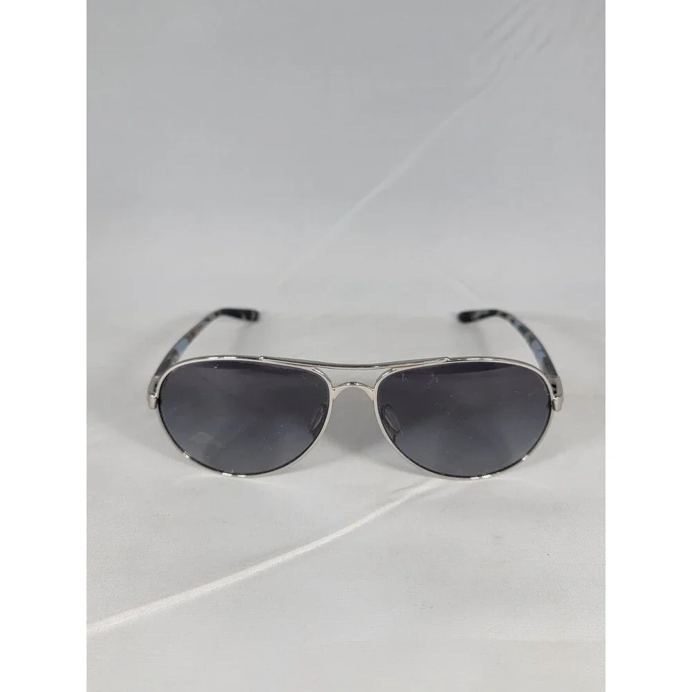 Oakley tie breaker
