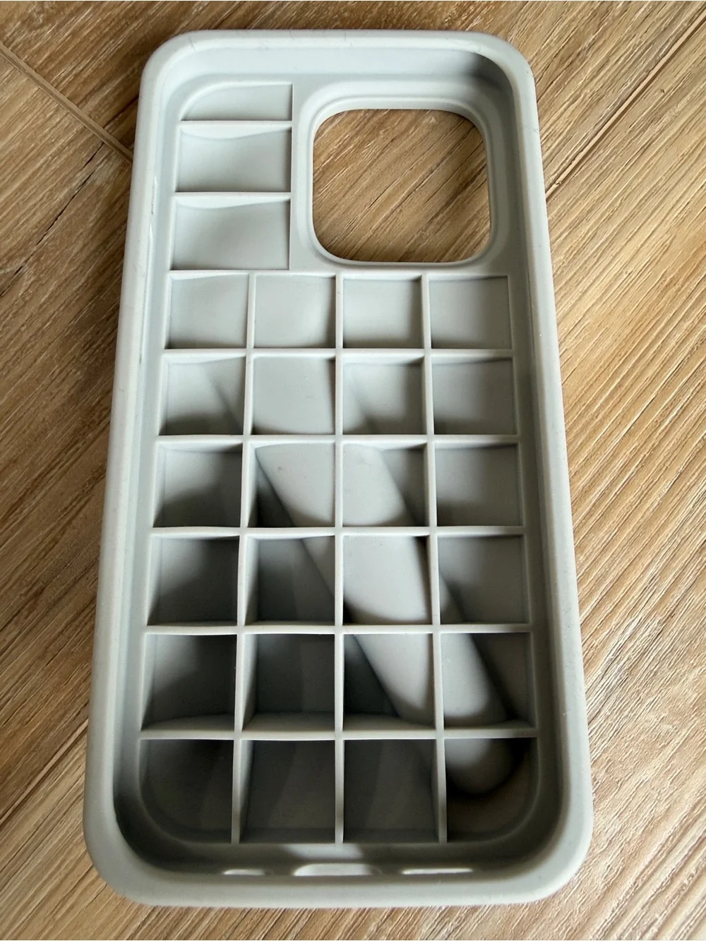 Rhode Lip Case IPhone 15 Pro Case Light Gray Like New