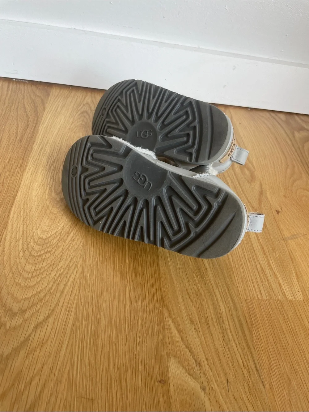 UGG cozy grey