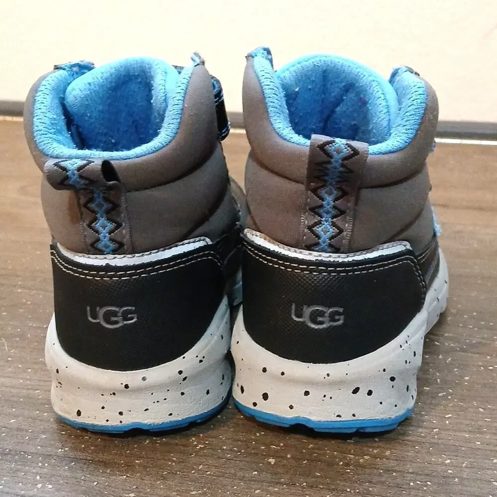 UGG unisex child
