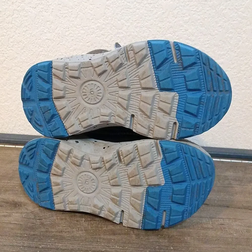 UGG unisex child