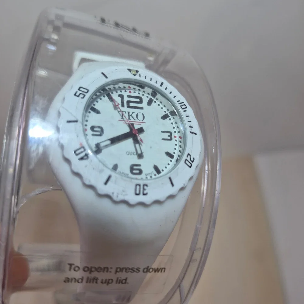TKO Orlogi Beach White Silicone Rubber Sport Watch TK595WT New in Box