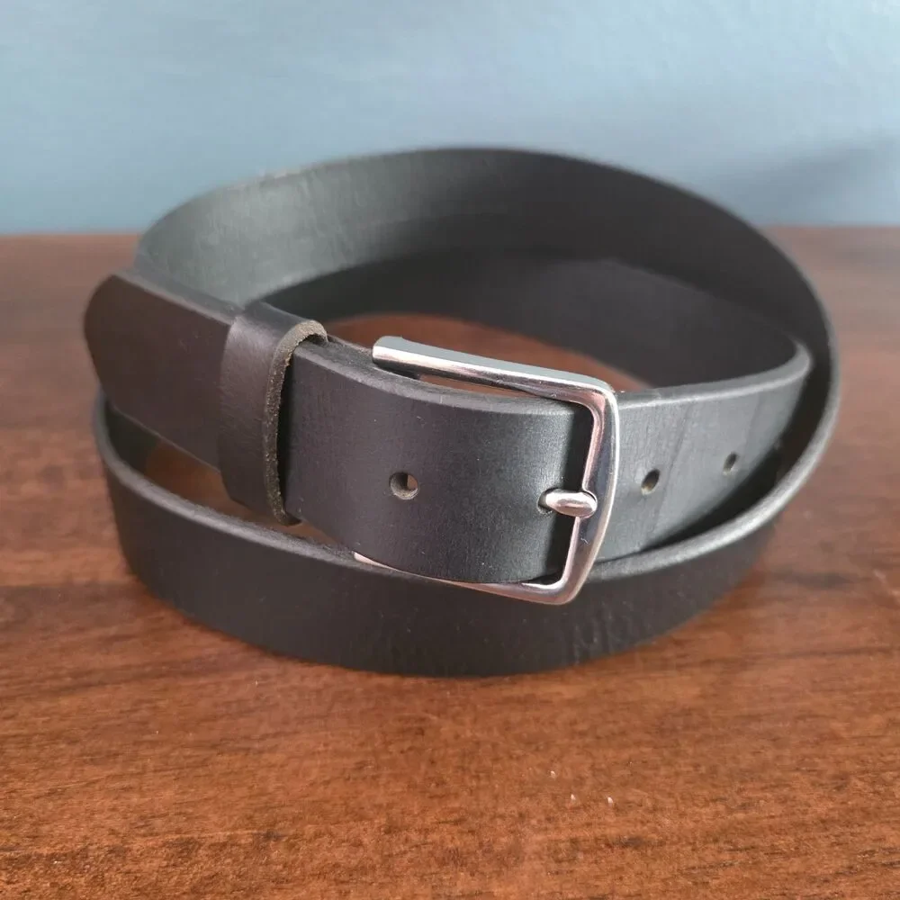 Gap Black Buffalo black leather Men’s dress belt silver buckle Sz 40 Adjustable