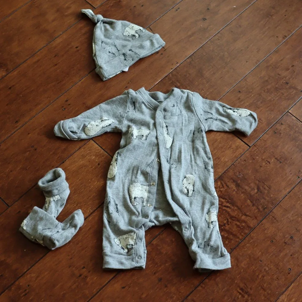 Old Navy Polar Bear Gray White Set Onesie 0-3 M