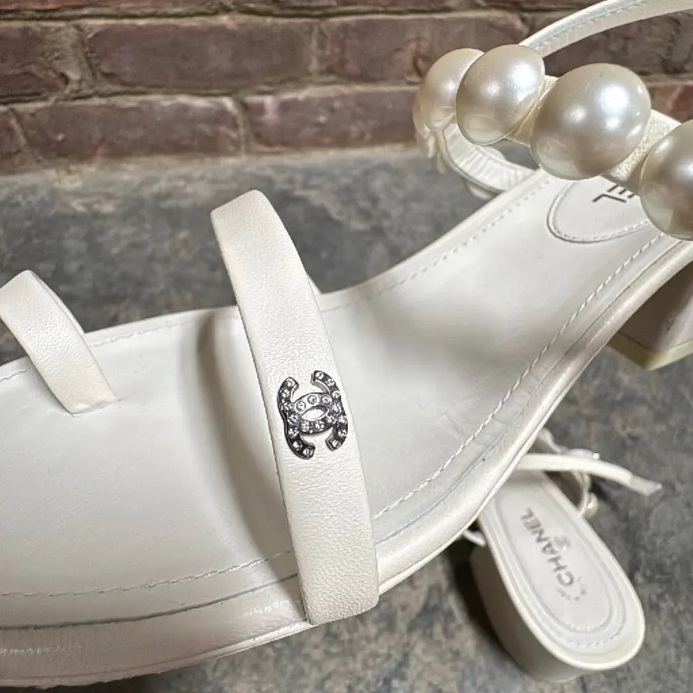 CHANEL white pearl