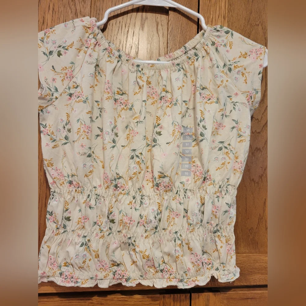 NWT OshKosh Girls Floral Top. Size 10