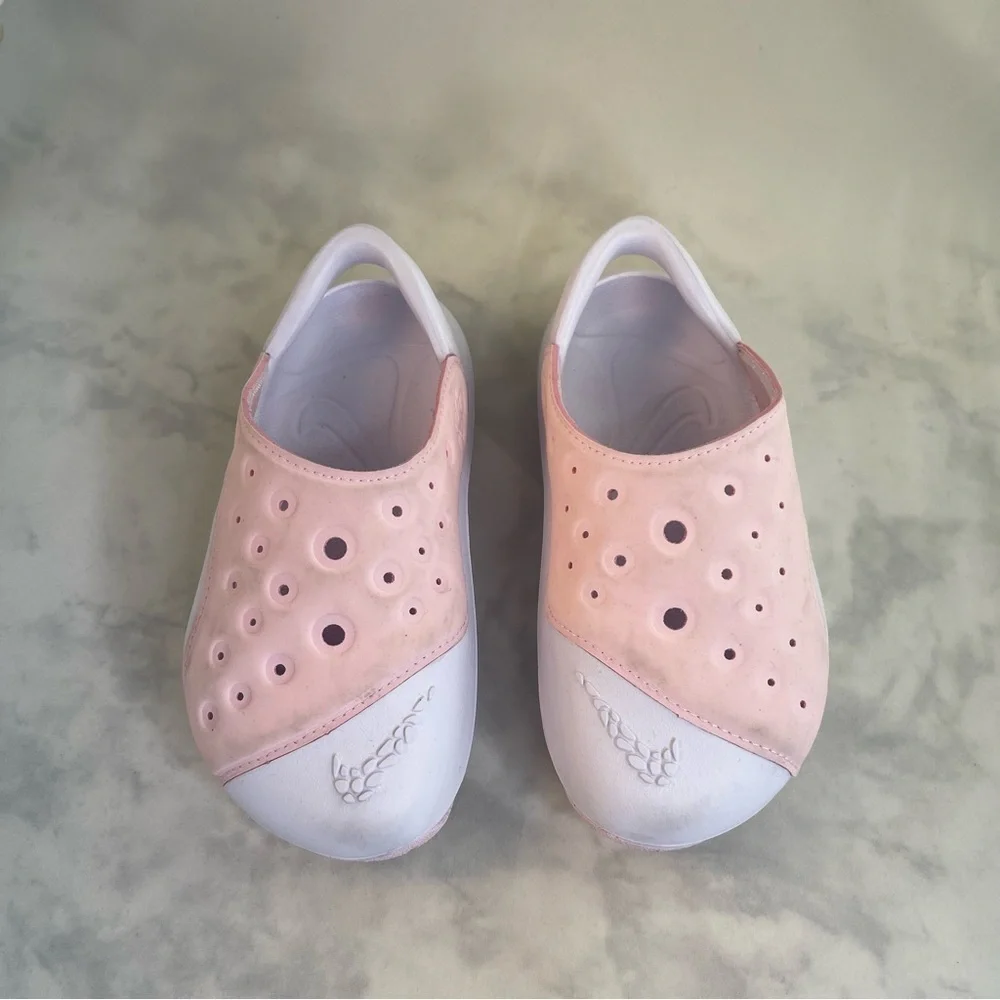 Nike kids pink