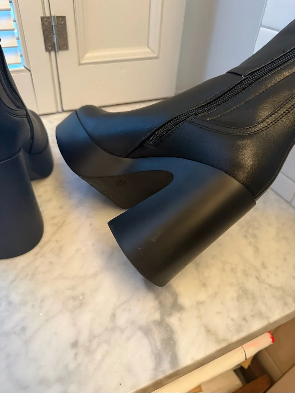 XTI side zipper
