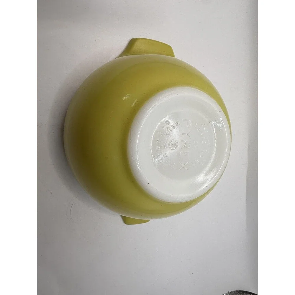 Pyrex vintage orange