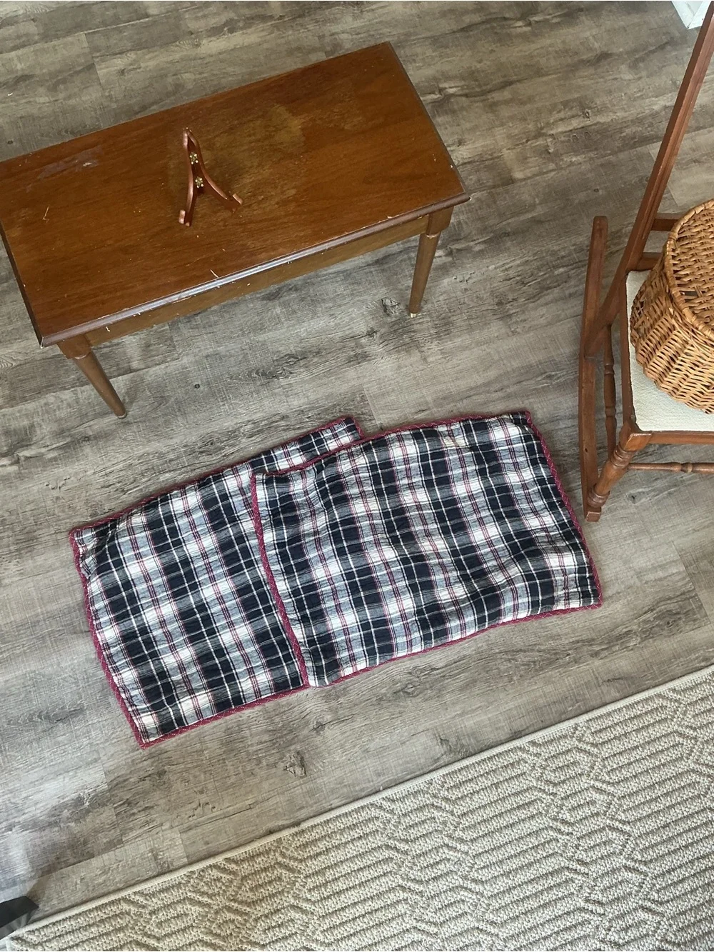 Daniel Cremieux soft plaid