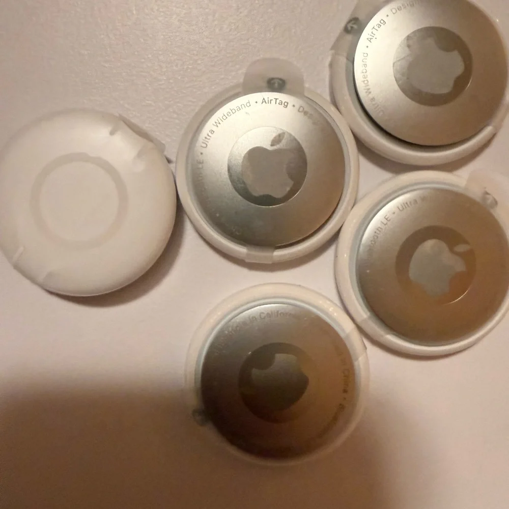 Apple collection airtags