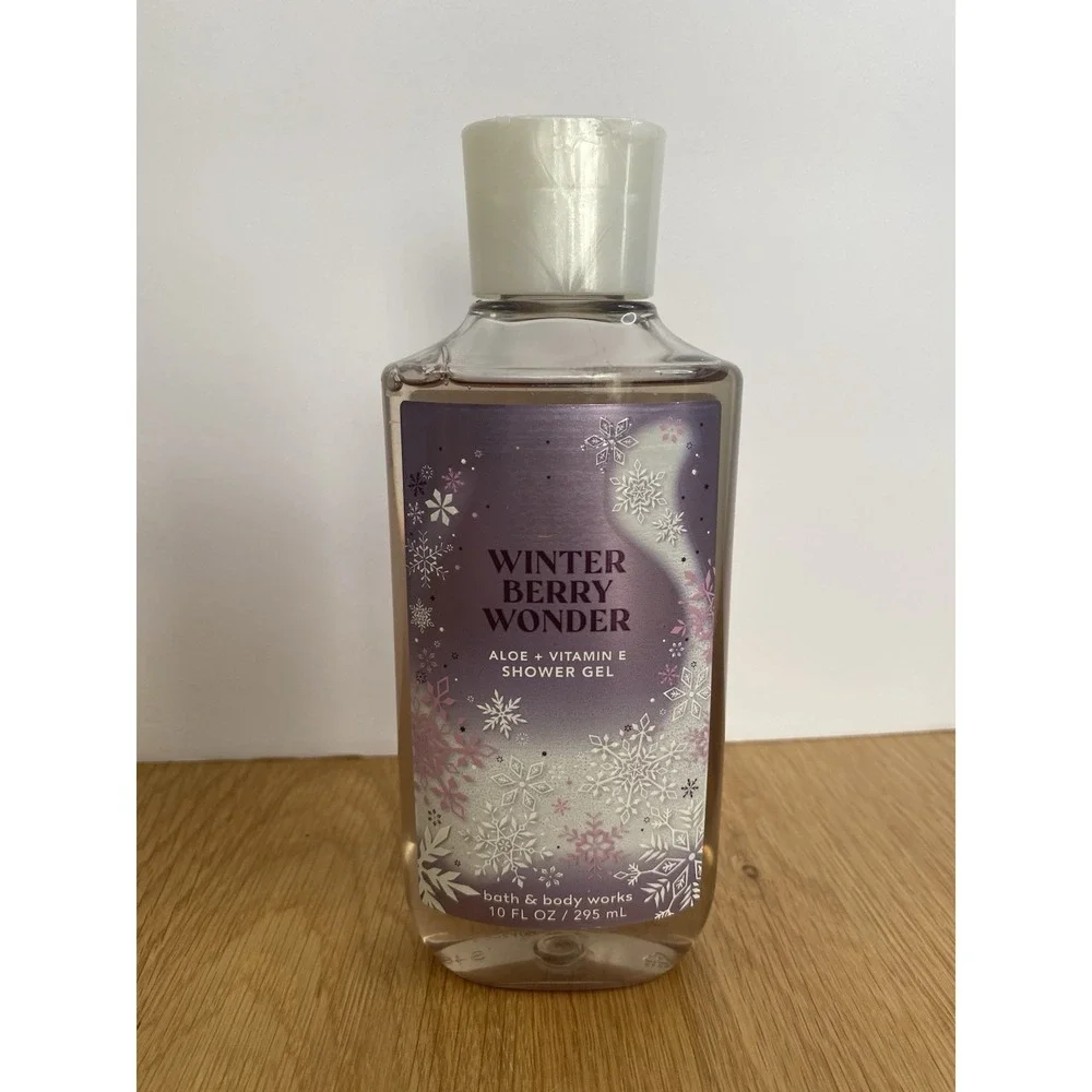 Bath & Body Works Winter Berry Wonder Shower Gel‎ 10 fl oz