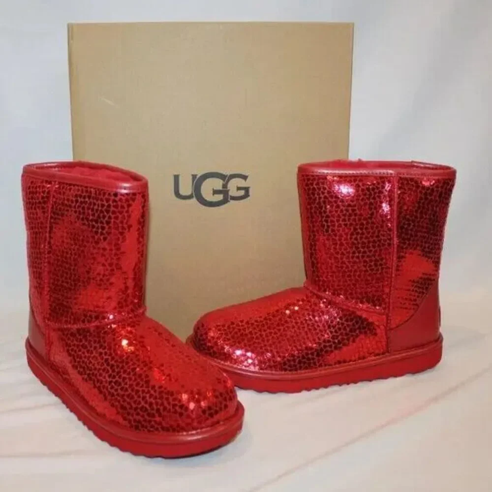 UGG heart detail