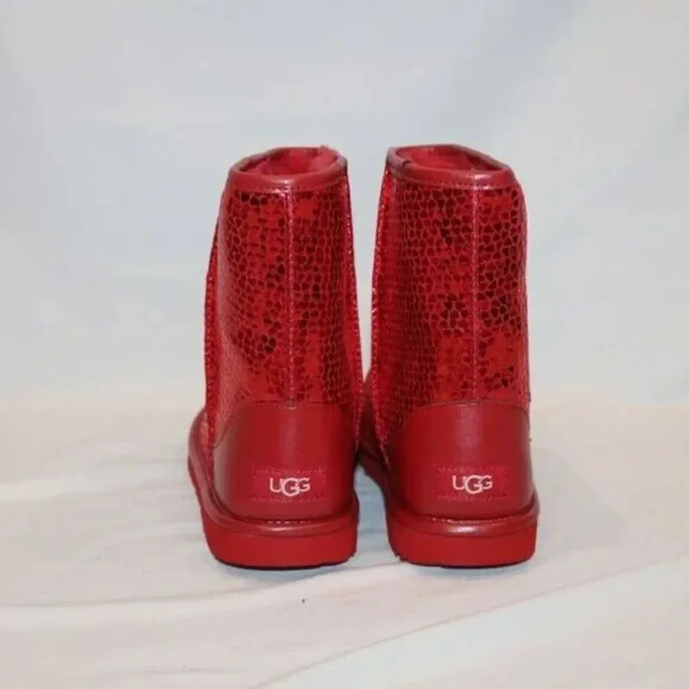 UGG heart detail