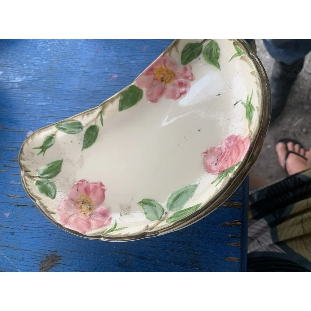 Crescent desert rose
