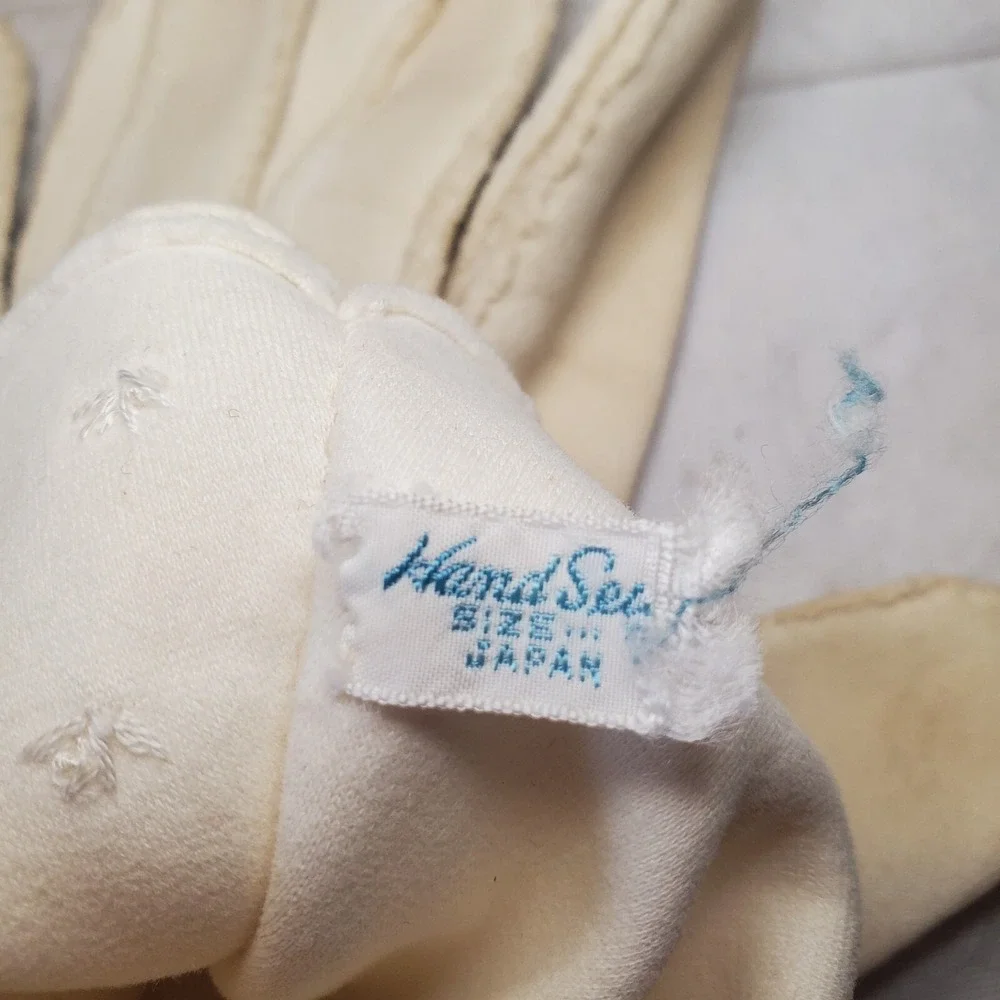 The Unbranded Brand vintage &3