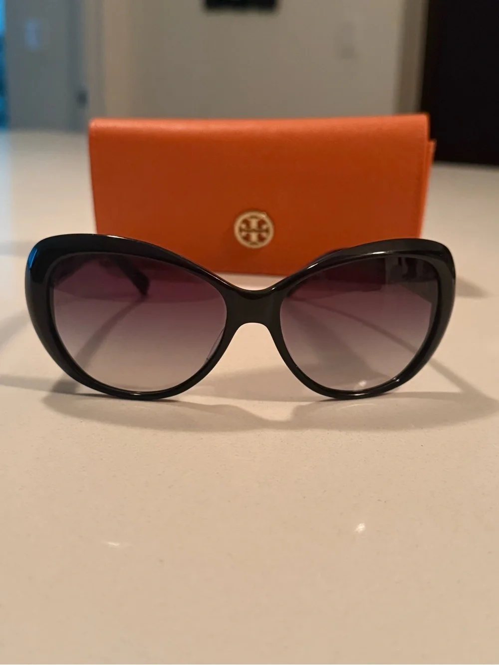 Tory Burch classic tory