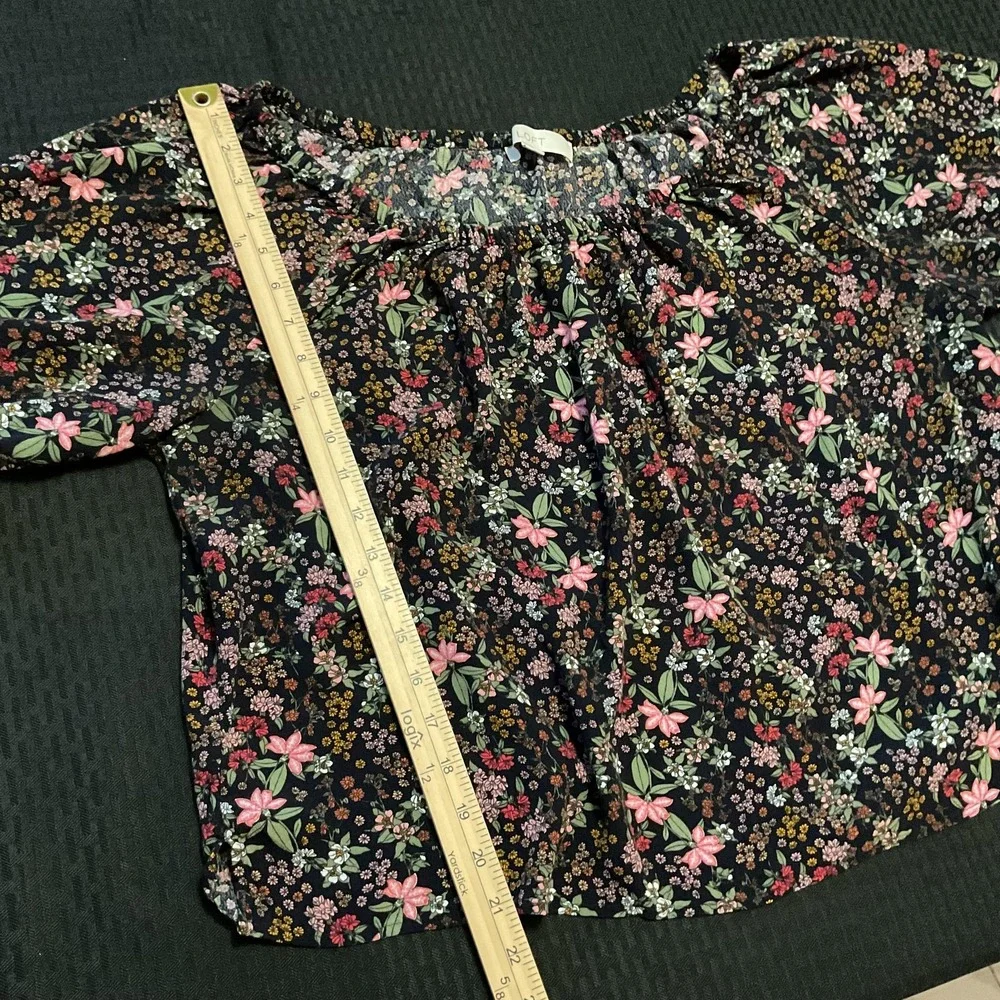 LOFT pattern neckline all