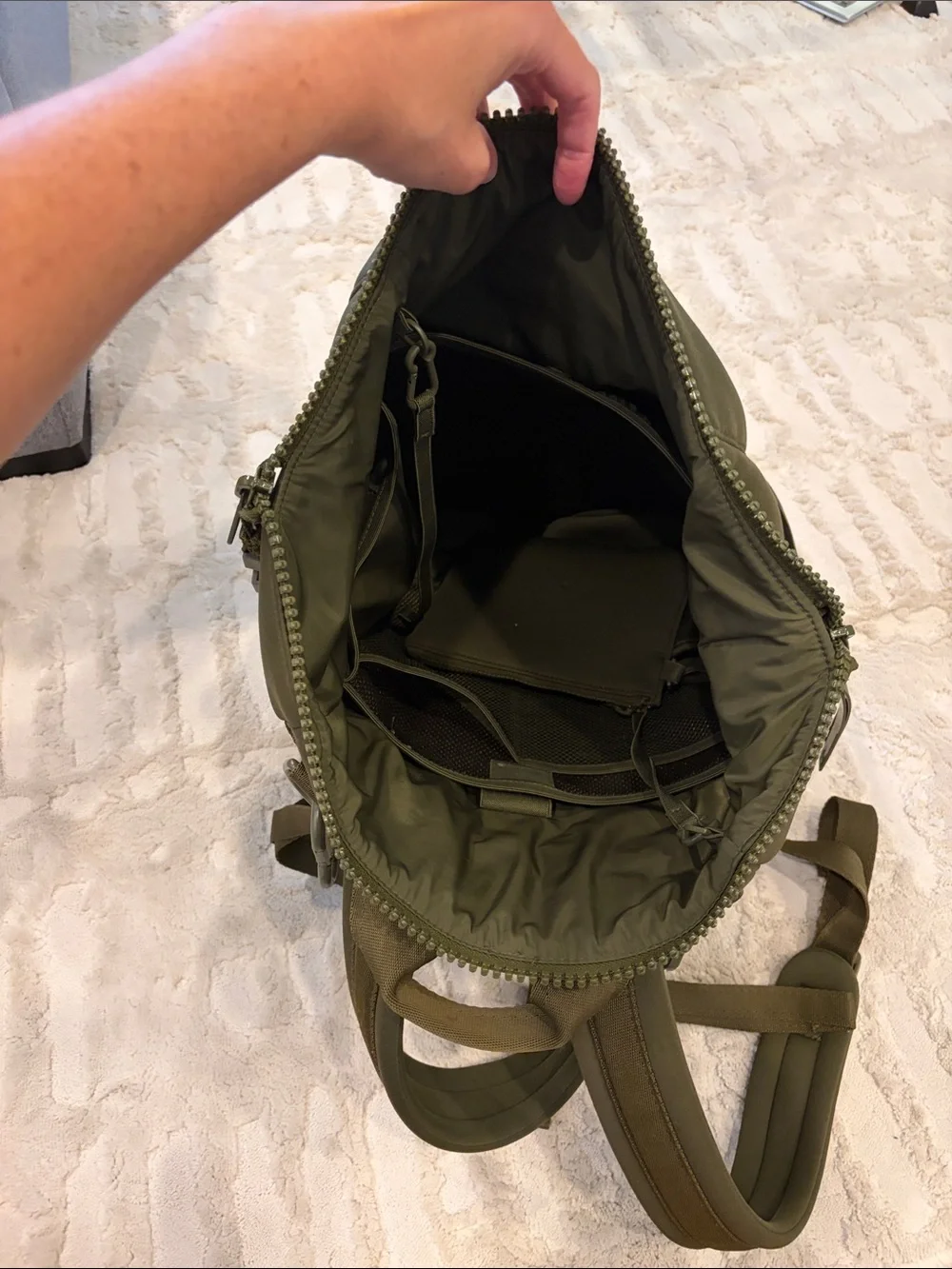 Dagne Dover sleek olive
