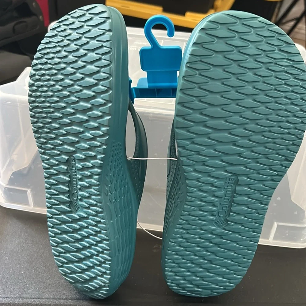 Columbia new sandals