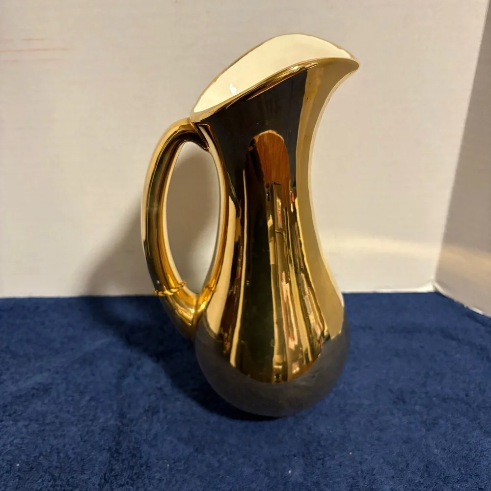Haeger vintage royal