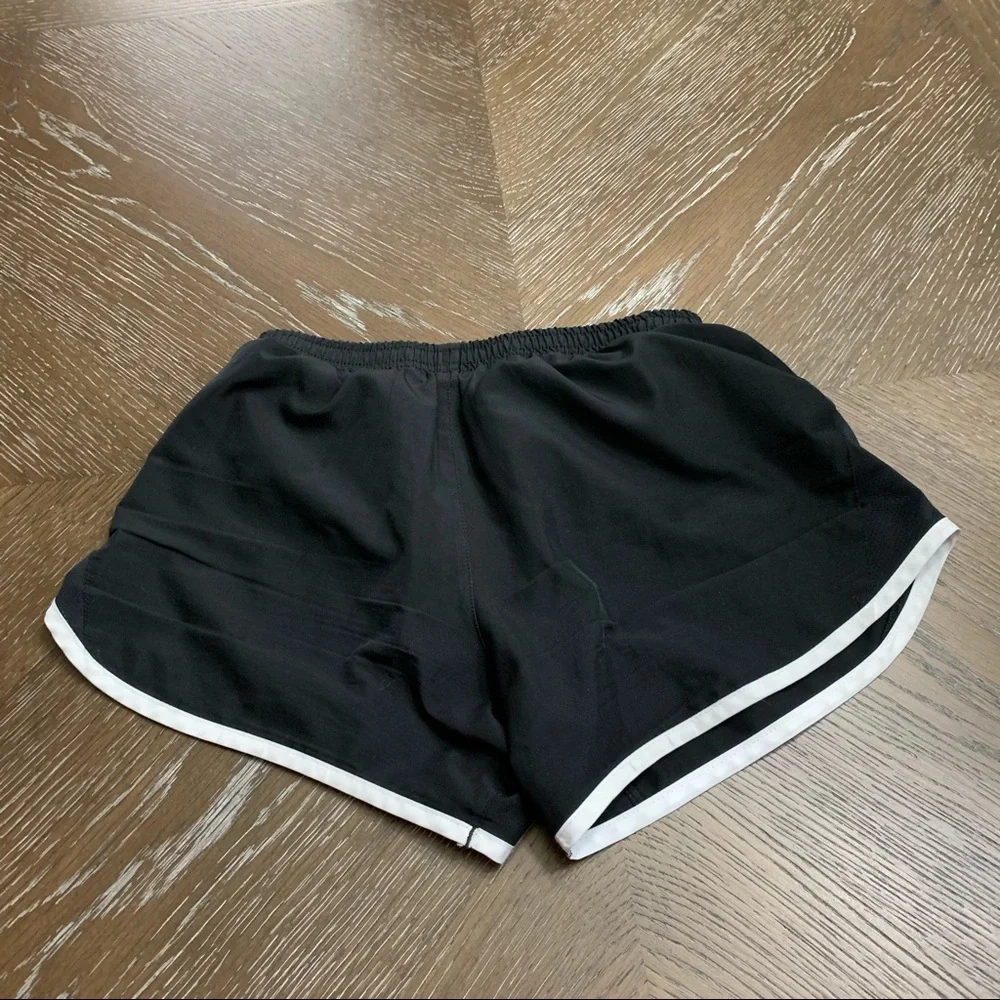 Nike black white