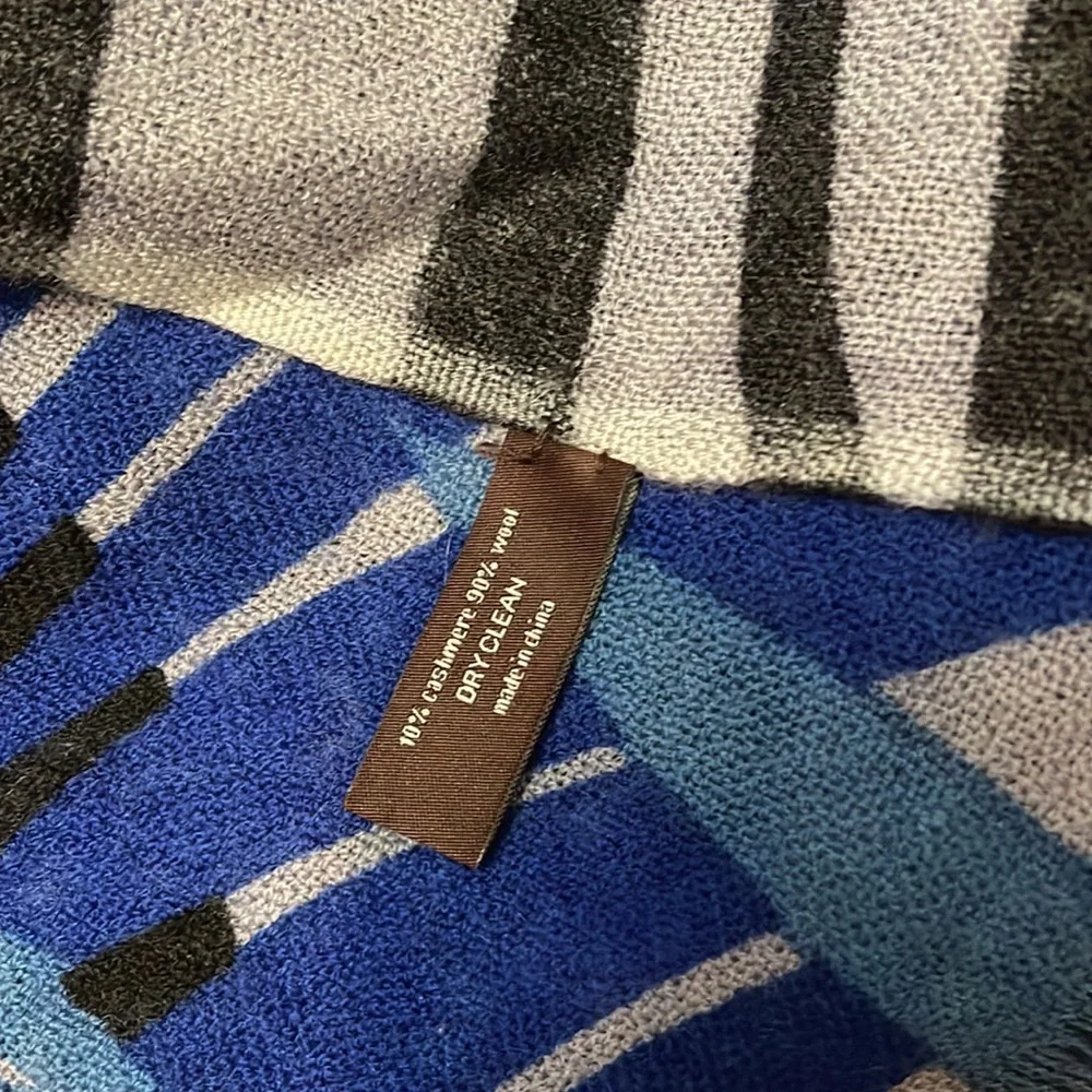 N/A blue black