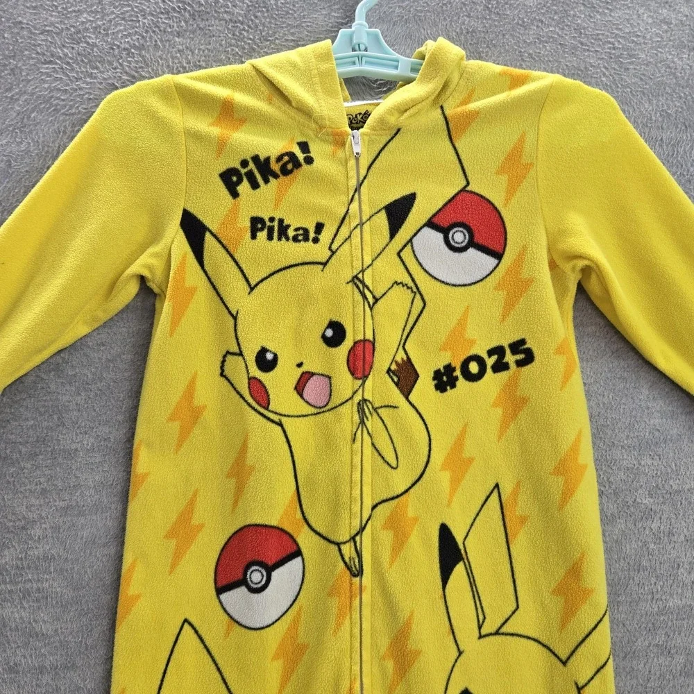 Pokemon‎ Kids Sleepwear S Yellow One Piece Graphic Print Fleece Pikachu Pokeball